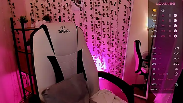 LinaBlossom_ webcam