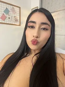 IvonneOwen webcam