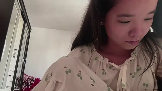 Mika_strawberry webcam