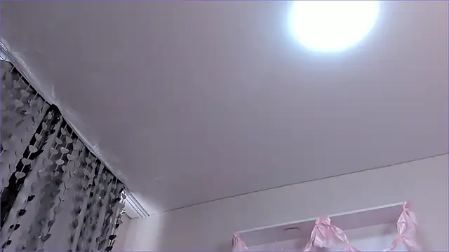 Milly_Lane webcam