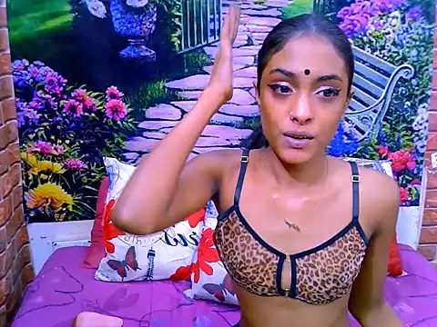 IndianPretty14u2Luv live cam on StripChat