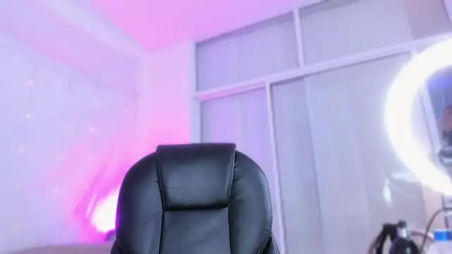 Ginni_charlotte webcam