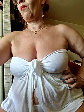 Love_Tina_Forever webcam