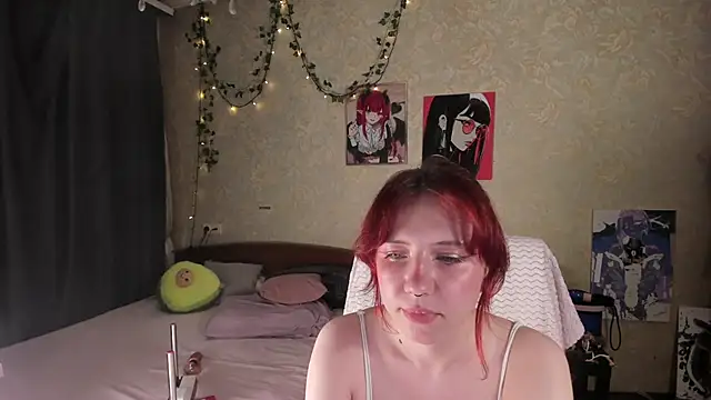 Love_is_Lola webcam