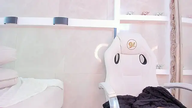 juliana_smithh webcam