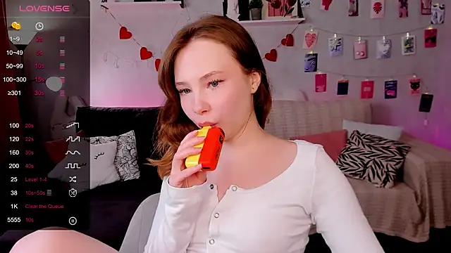 LanaBlu_ webcam