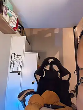AsianMilfSheryl webcam