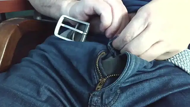 verylittletinycock webcam