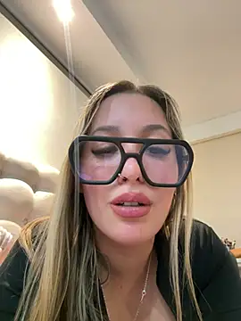 Mialunaxx webcam