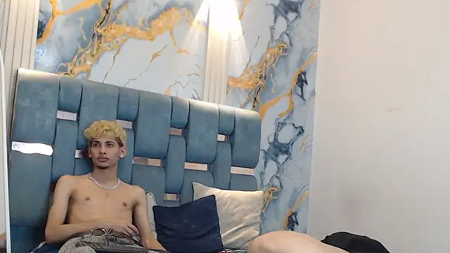 YOUNG_BOYS_HELL webcam