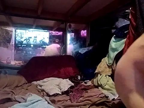 nearby_causual webcam