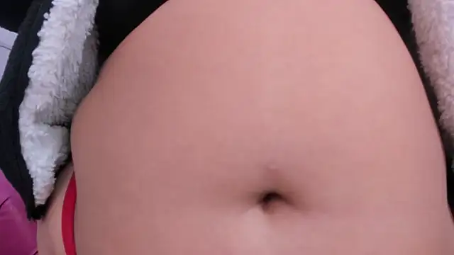 AriaMoonnn webcam