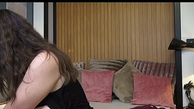 JasmineWhite webcam