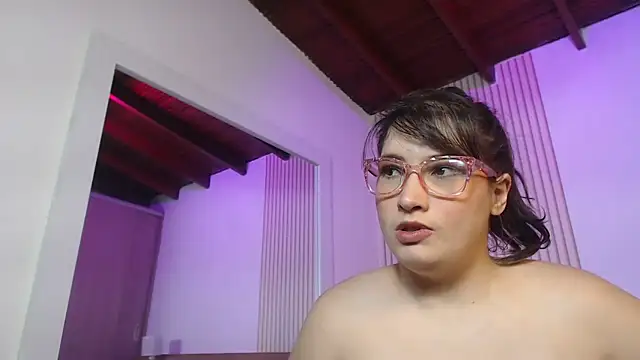 valentinagreyy - ValentinaGreyy's free webcam - UK Sex Cams