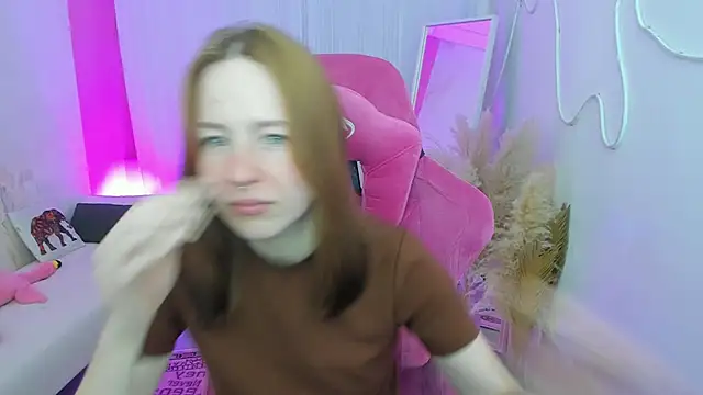 DamnWitchh webcam