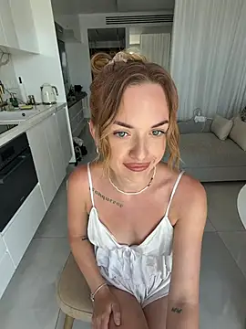 ElenaRebelle Live Webcam on Stripchat