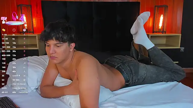 Leo_Savage_ webcam
