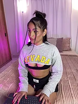 Aishapeyton_ webcam