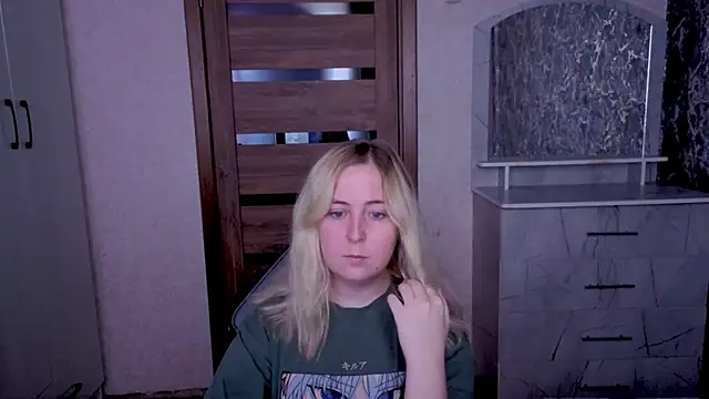 Kristy-Max webcam