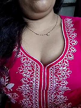 Hottypuja webcam