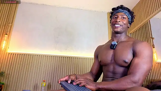 maxmuscle10 webcam