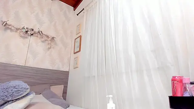 Isisjames webcam