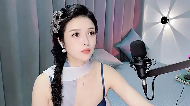 Momo-Wow webcam