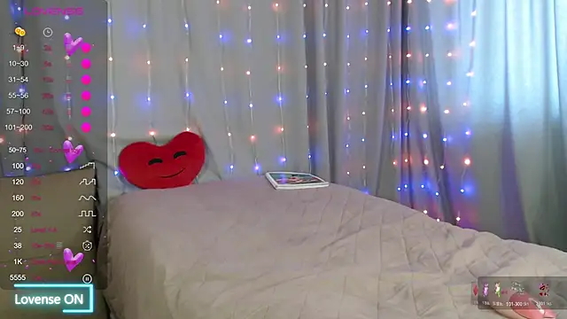 DaddysSluttyGirl2001 webcam