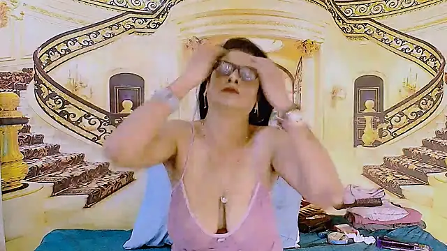 IndianAllure webcam