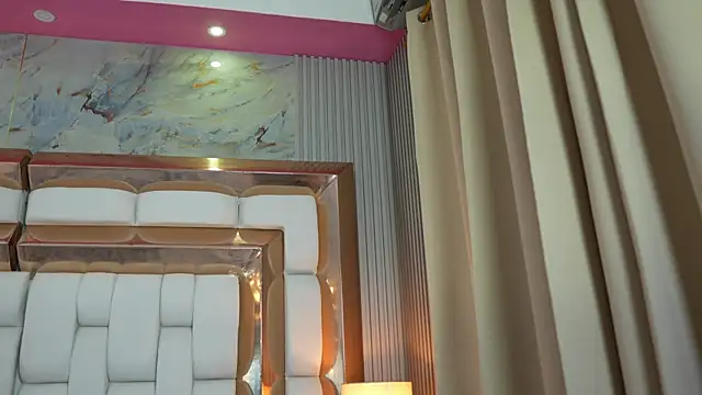kinkylittlegirll webcam