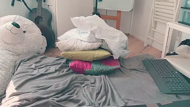 CeriseLapine webcam