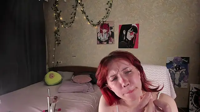 Love_is_Lola live cam on StripChat