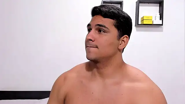 Thiago_bel live cam on StripChat