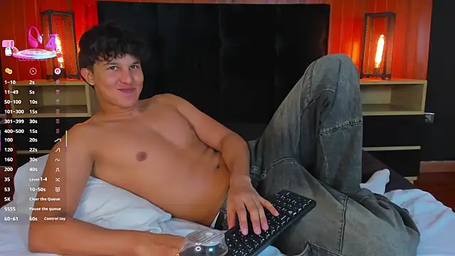 Leo_Savage_ webcam