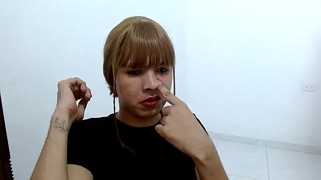 estefania224 webcam