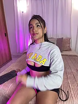 Aishapeyton_ webcam