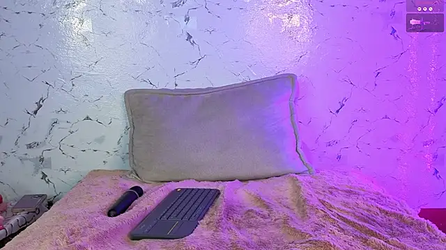 andrea_miller1 webcam