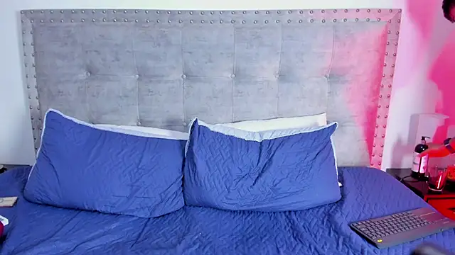 stick_and_julieth webcam