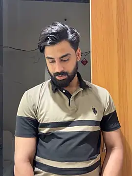 Royalboy_03's live cam
