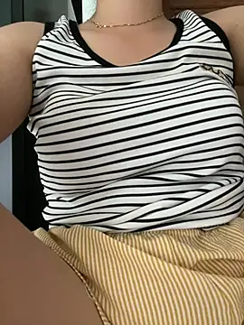 Milk_Mom99 webcam