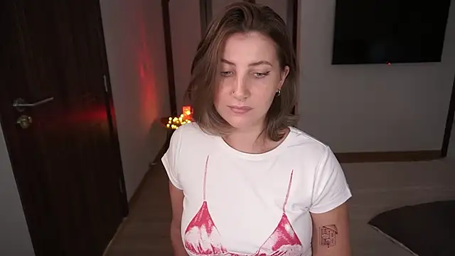 ItsEzheVika webcam