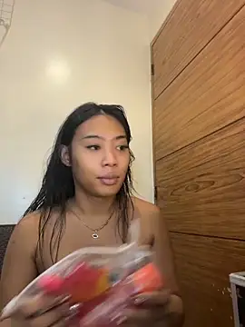 hugecock_tamira webcam