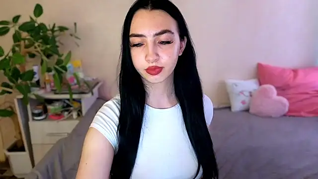WildKittenX_ live cam on StripChat