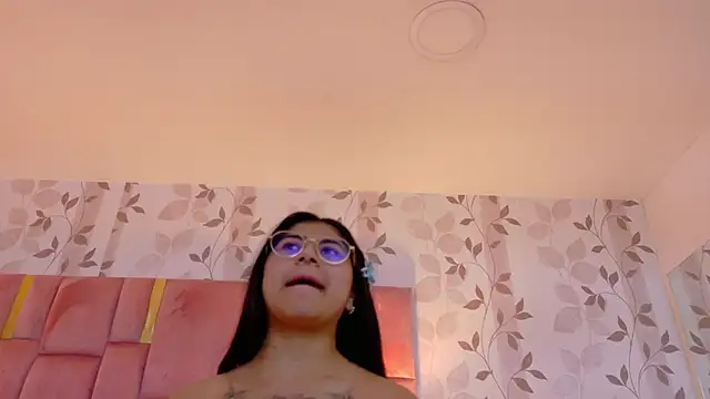 ScarletJons webcam