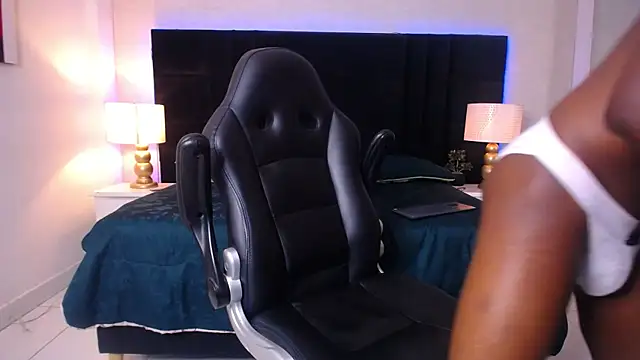 SkylerBigxxx webcam