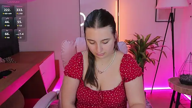 Nicole_De_Lux