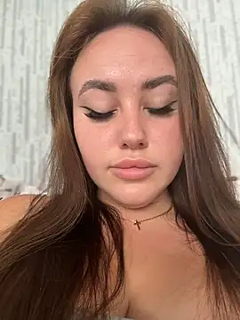 KiraSunshine live cam on StripChat
