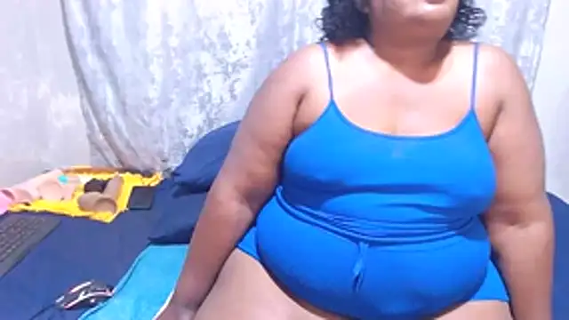 MatureBootyBabe4Uxx webcam