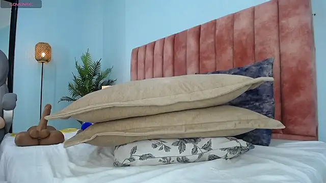 nana_levy webcam