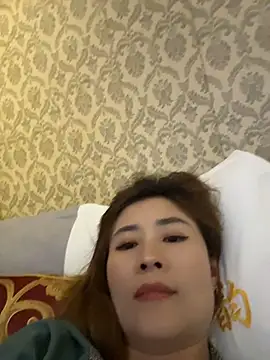 okgirl_23 (F milf) - 户外全身真空一小时